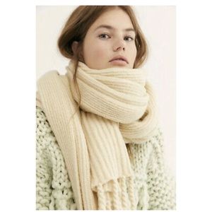 Jaden Ribbed Fringe Blanket Scarf